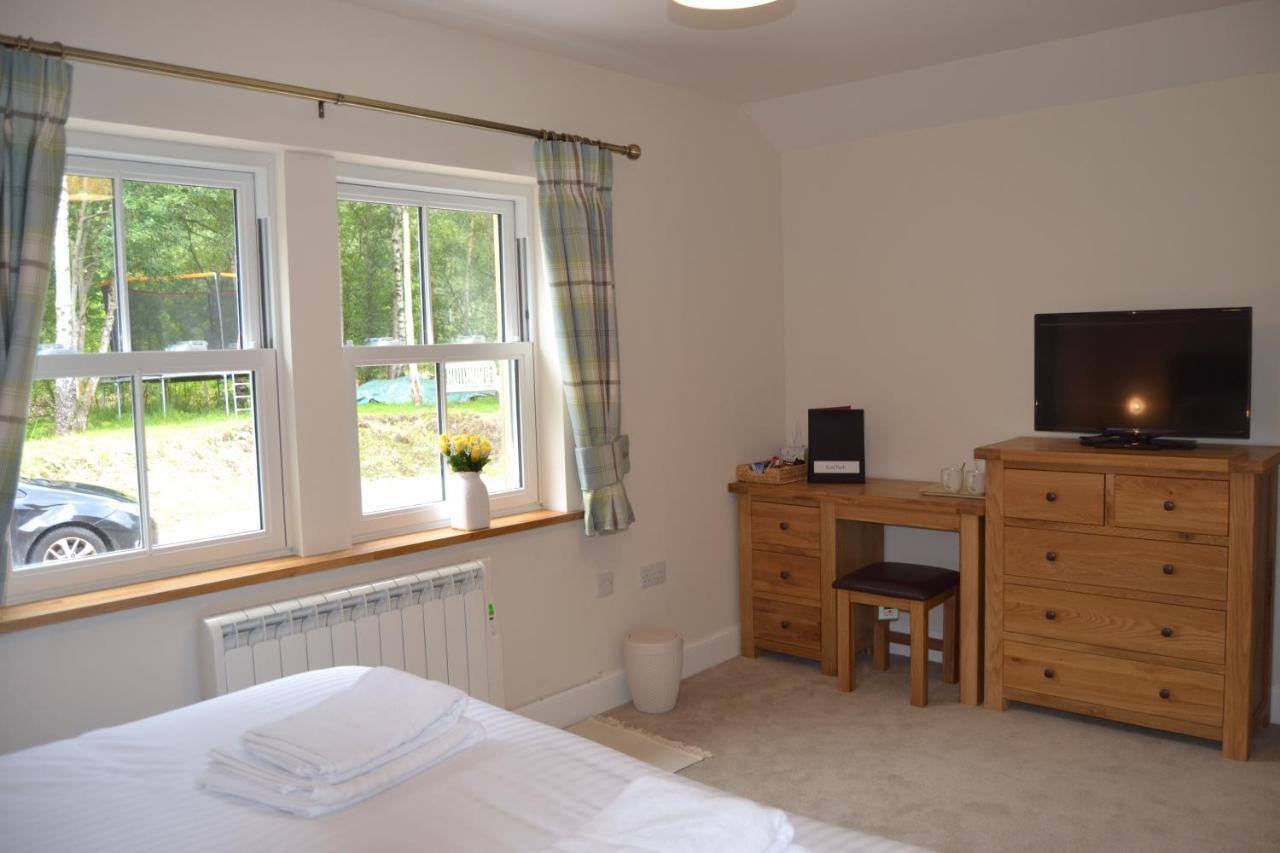 East Park B&B Roybridge Bagian luar foto